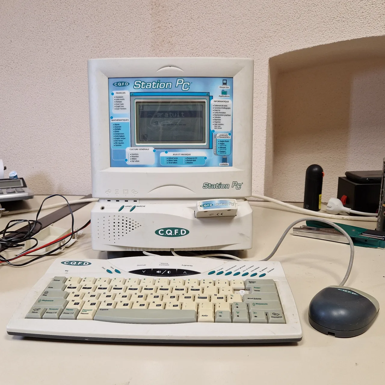 Kézako ? La Station PC C.Q.F.D, l'ordinateur éducatif qui jouait au vrai PC
