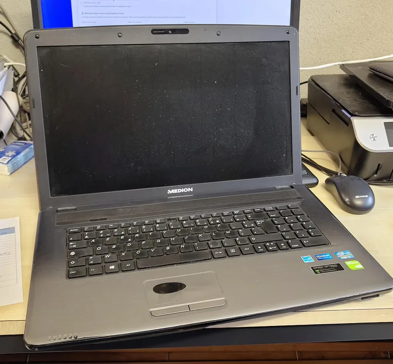 Medion Akoya, PC portable Core i3, 8 Go, 1 To