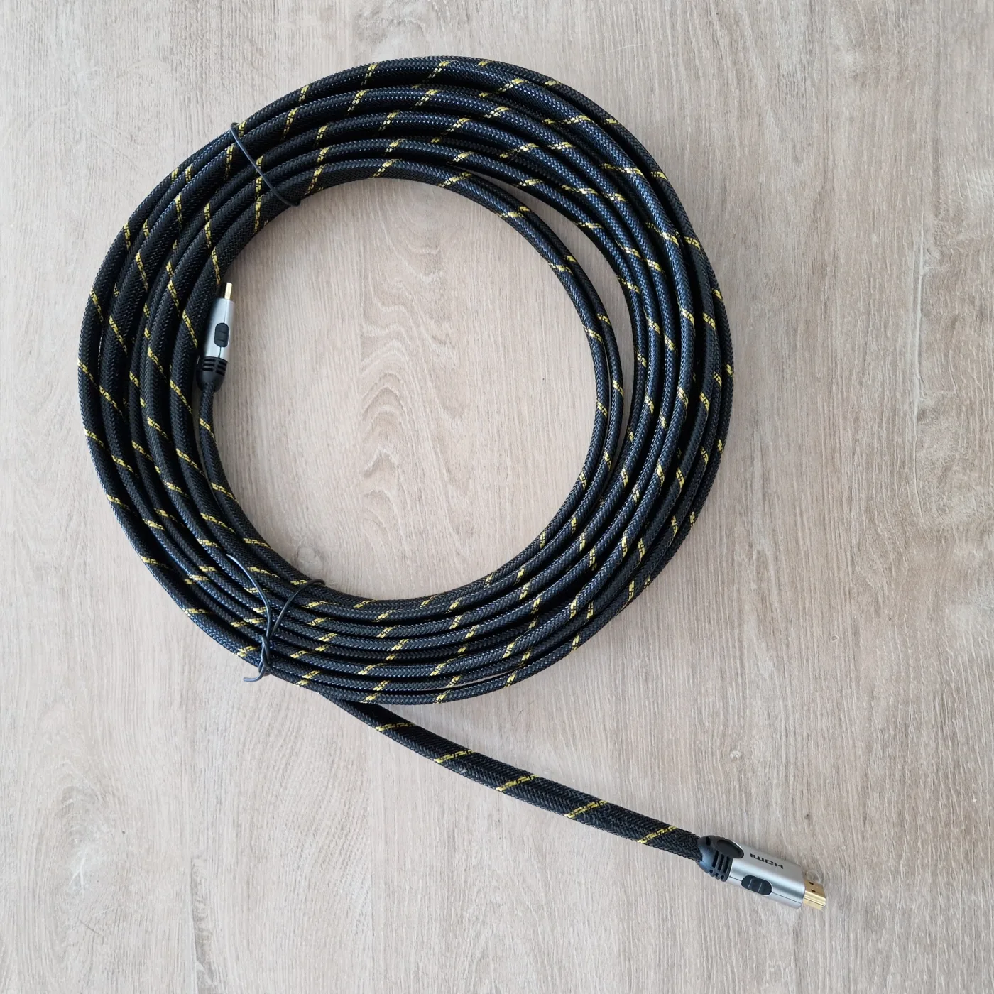 Câble HDMI 10 m noir et or, gaine tressée, fiches métal plaquées or, photo 1