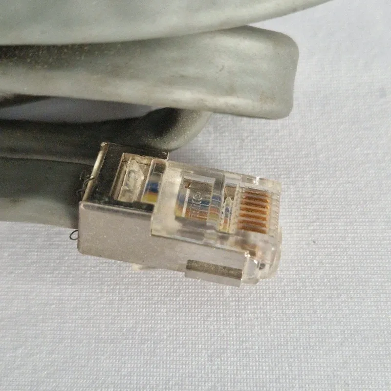 Câble série Bull, RJ45 mâle vers DB25 femelle (capot Souriau), photo 2