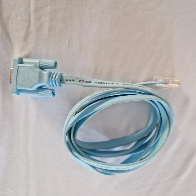 Câble console Cisco d'origine RJ45 vers DB9 femelle (RS-232), plat bleu clair, photo 1