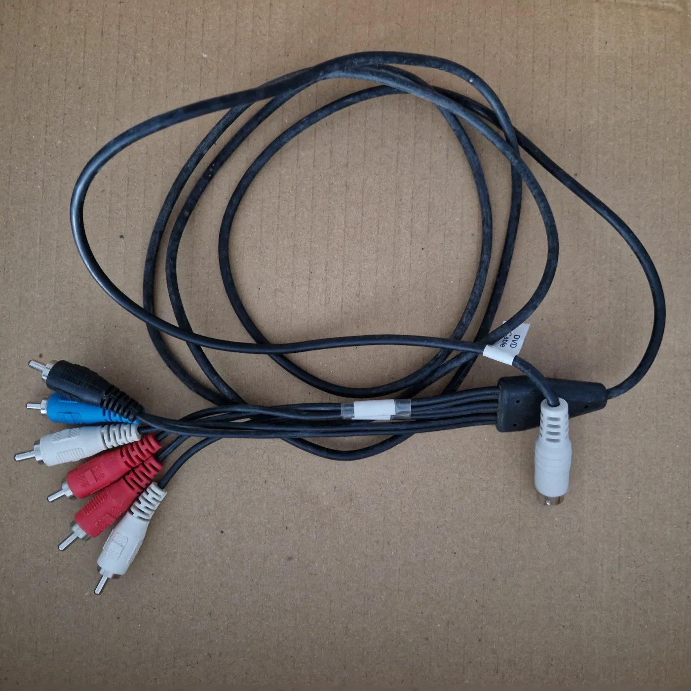 Cordon multivoies DIN mâle vers 6 fiches RCA mâles, repères Front et Rear, photo 1