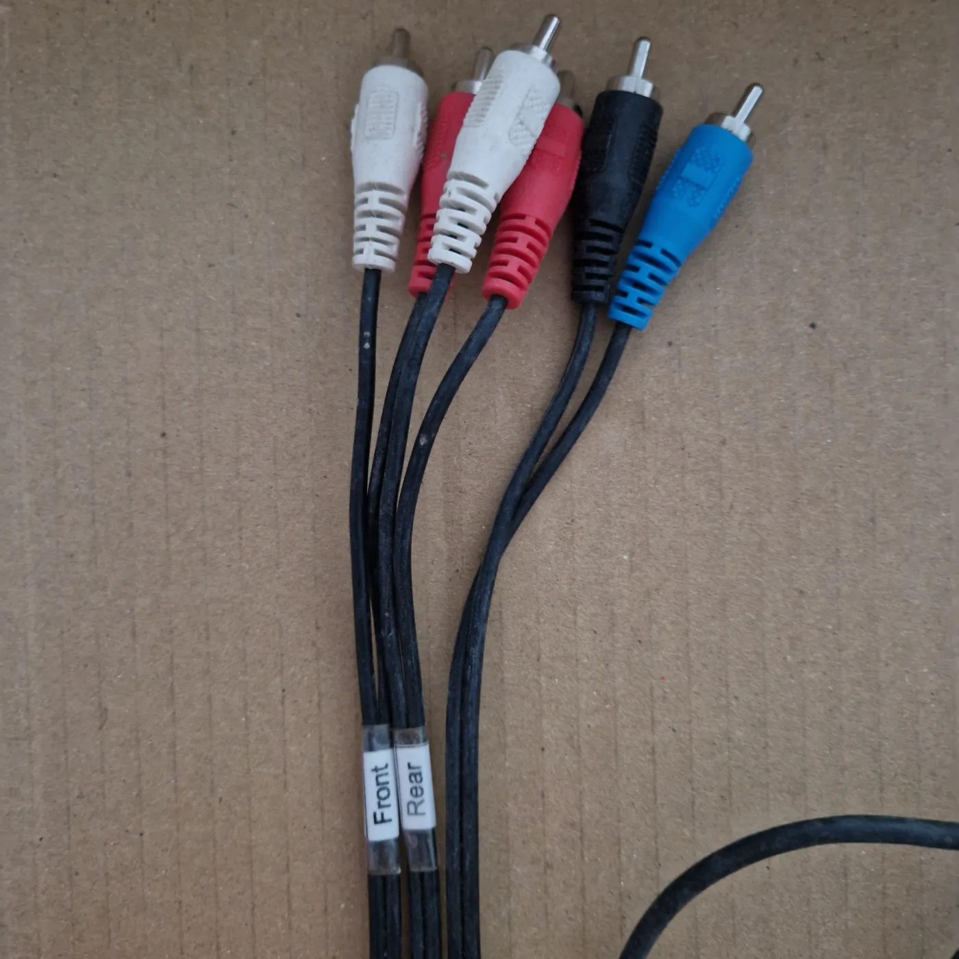 Cordon multivoies DIN mâle vers 6 fiches RCA mâles, repères Front et Rear, photo 4