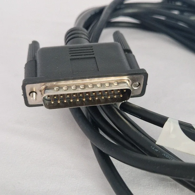 Câble série RS-232 DB25 mâle vers DB9 femelle, Foxconn (réf. EMC 038-003-444), photo 2