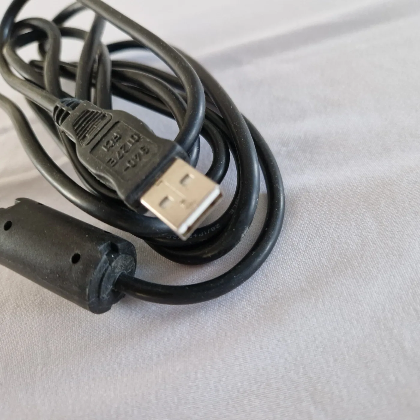 Câble USB d'onduleur APC 940-0127E, USB-A vers prise 10 contacts (RJ50), avec ferrite, photo 2