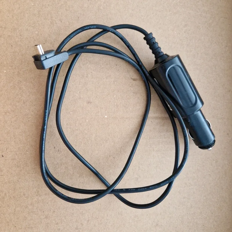 Chargeur allume-cigare 12/24 V vers mini-USB coudé, câble 1,40 m, pour GPS, photo 1
