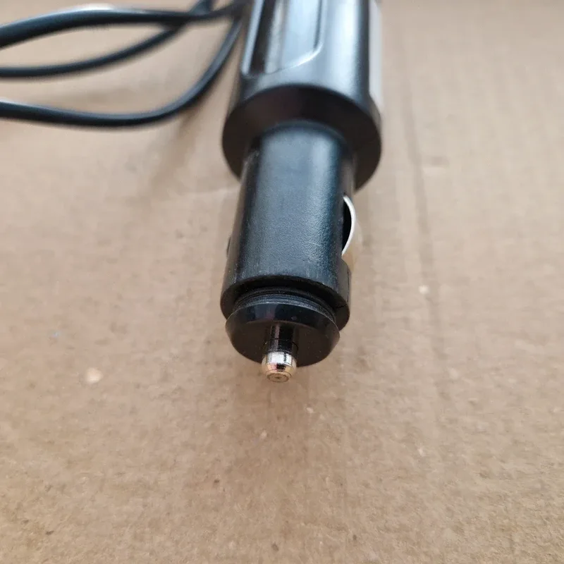 Chargeur allume-cigare 12/24 V vers mini-USB coudé, câble 1,40 m, pour GPS, photo 3