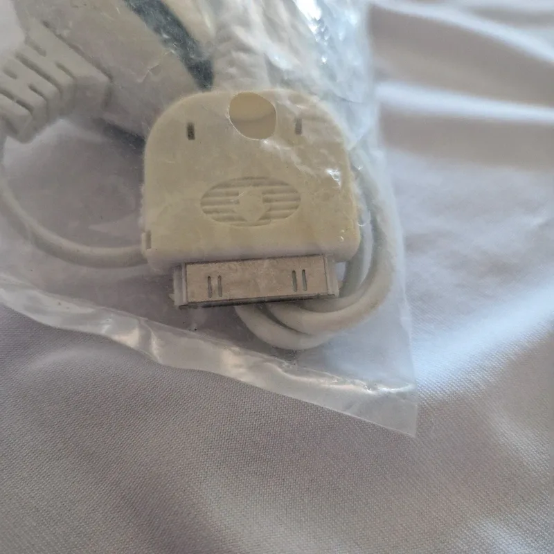 Chargeur allume-cigare Electrovision A111D pour iPod, connecteur 30 broches, 5 V 500 mA, neuf sous sachet, photo 3
