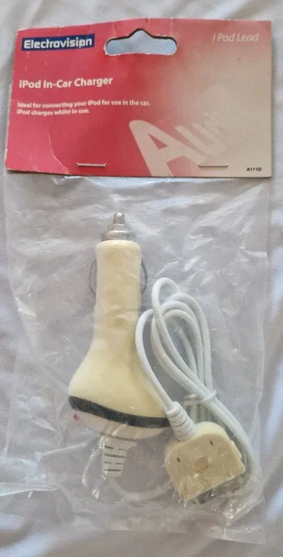 Chargeur allume-cigare Electrovision A111D pour iPod, connecteur 30 broches, 5 V 500 mA, neuf sous sachet, photo 1