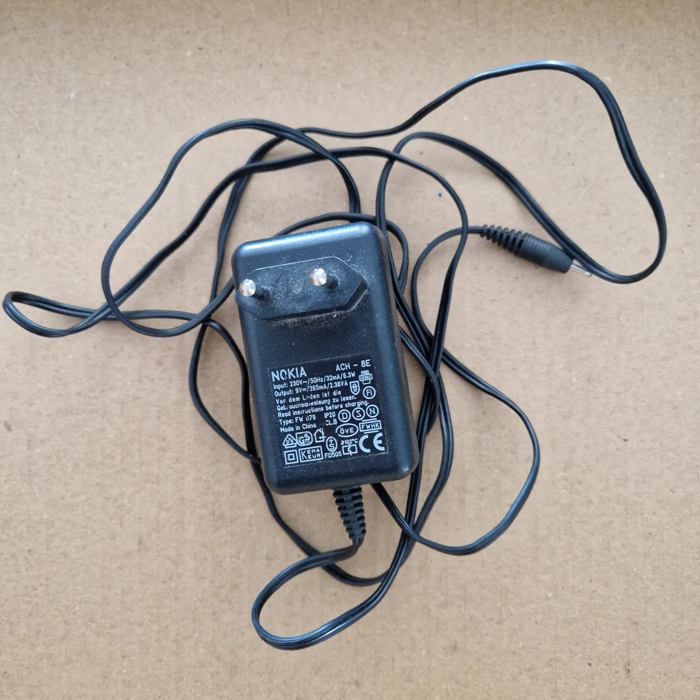 Chargeur secteur Nokia ACH-8E, 9 V 265 mA, fiche 3,5 mm des Nokia 3210, 3310, 5110, 6210, 8210, photo 1