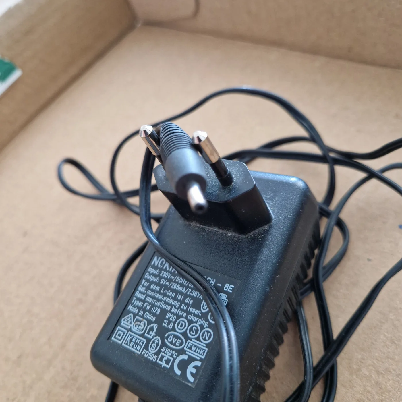 Chargeur secteur Nokia ACH-8E, 9 V 265 mA, fiche 3,5 mm des Nokia 3210, 3310, 5110, 6210, 8210, photo 2