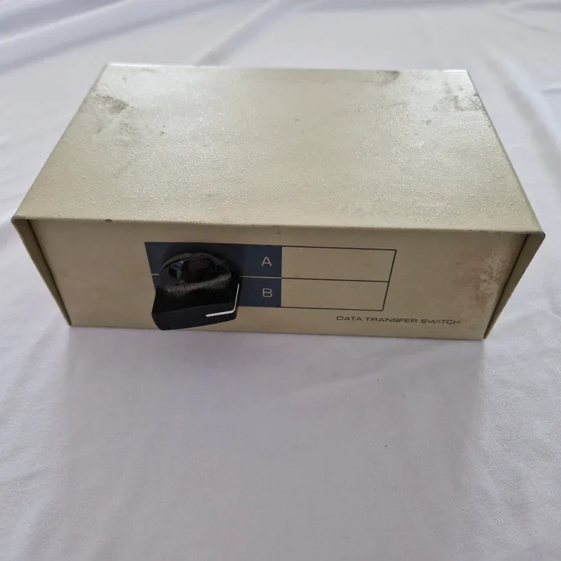 Commutateur manuel A/B DB25 « Data Transfer Switch », 3 ports Sub-D 25 femelles, photo 1