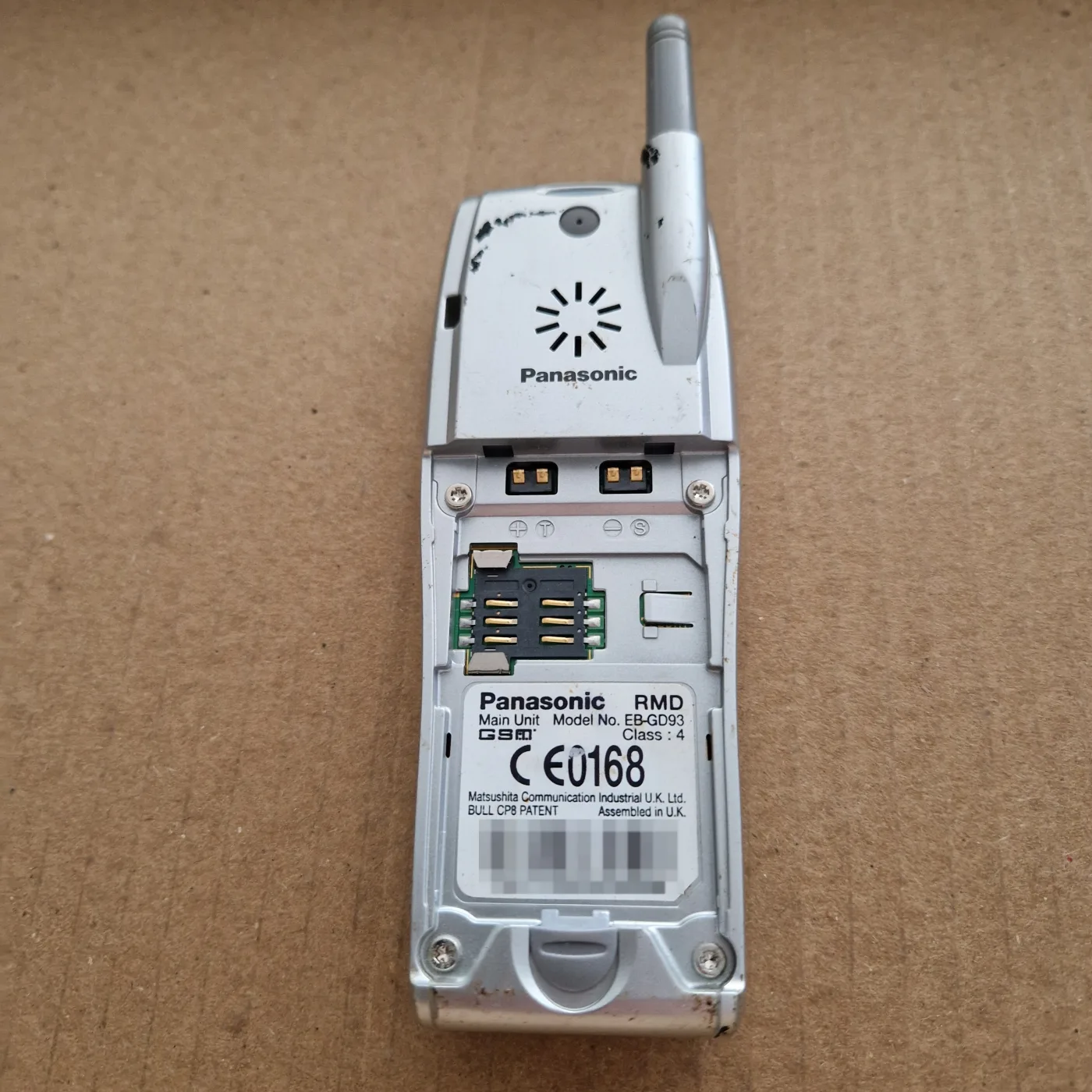 Panasonic GD93 (EB-GD93) — mobile GSM 2000, unité SFR — photo 2