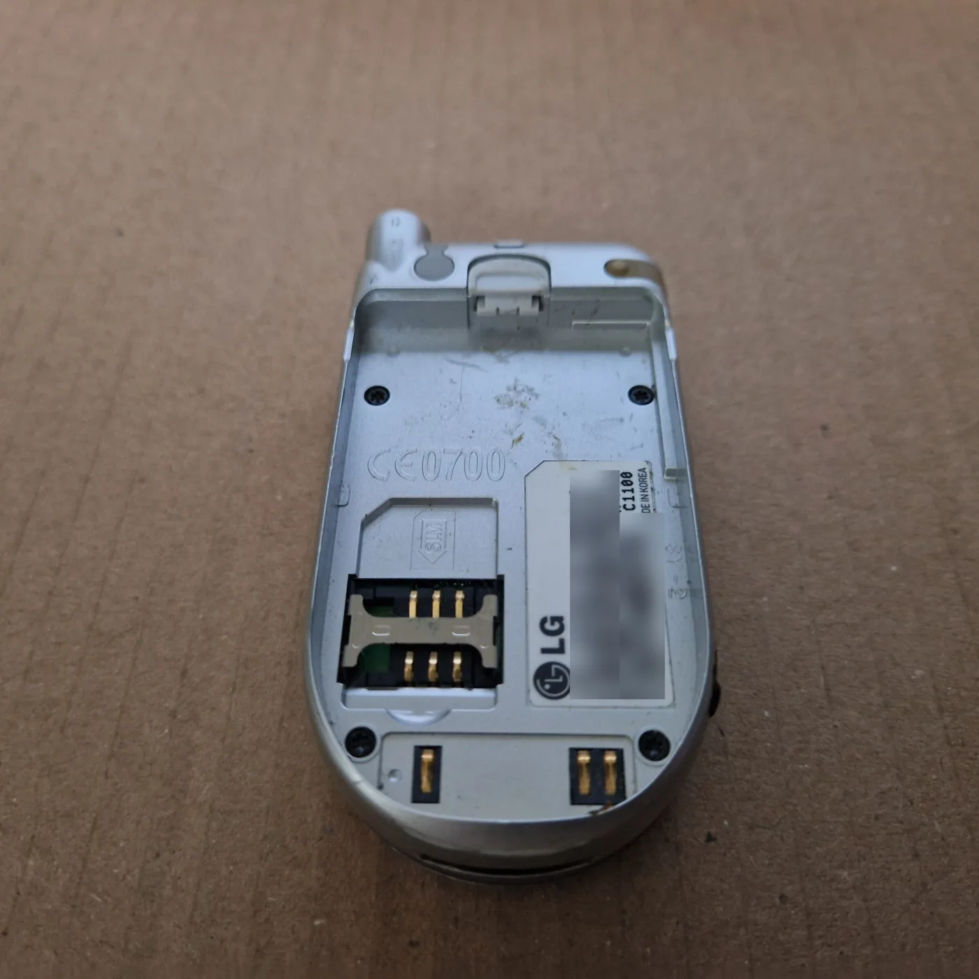 LG C1100, téléphone GSM à clapet 2004, capot miroir (coffret Orange), photo 3