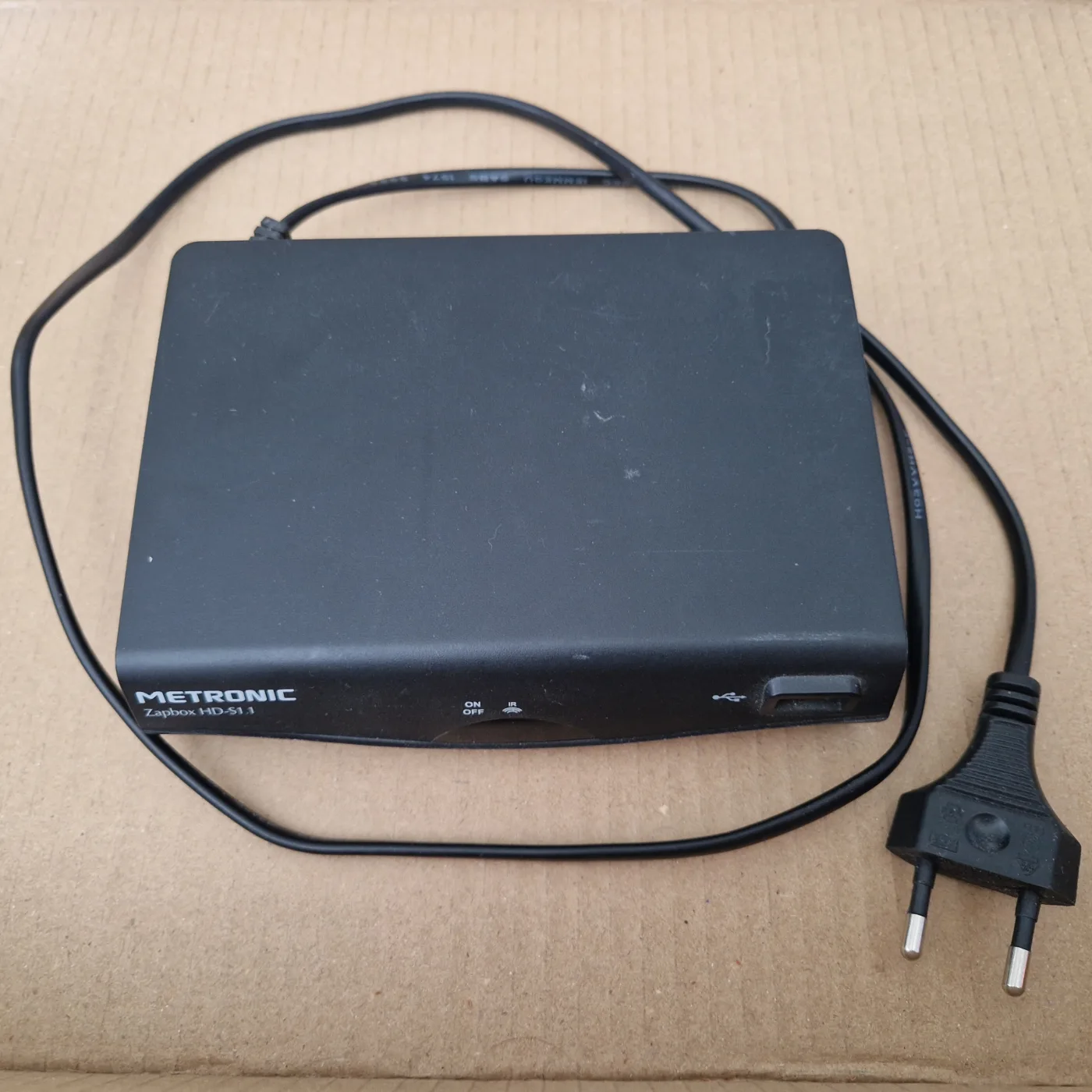Adaptateur TNT HD Metronic Zapbox HD-S1.1 — photo 1