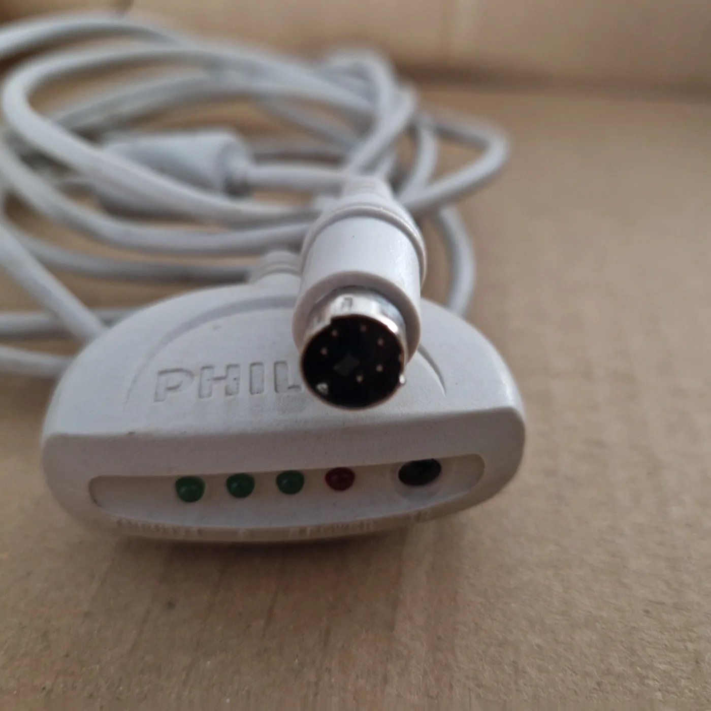 Module Philips déporté, récepteur infrarouge et voyants d'entrées, prise mini-DIN 6 broches, appareil d'origine non identifié, photo 2