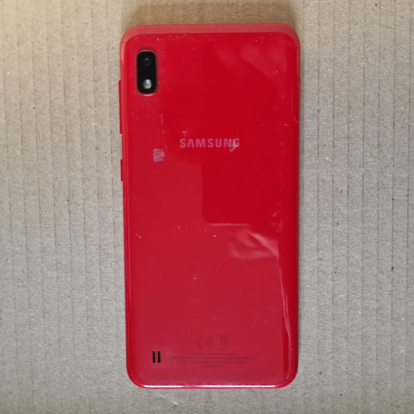 Samsung Galaxy A10 (SM-A105FN/DS) rouge, smartphone Android 11 double SIM, photo 2