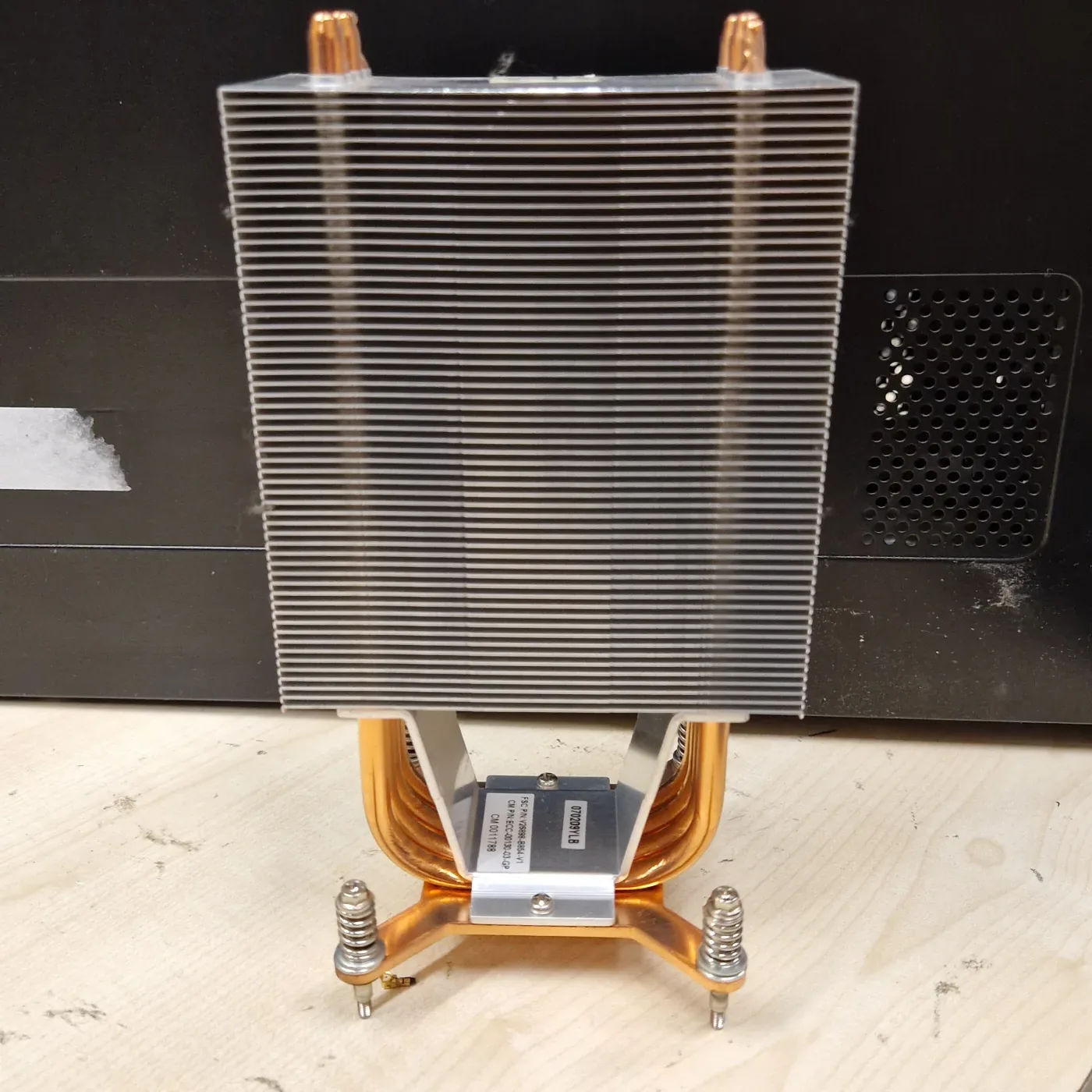 Ventirad passif Fujitsu Siemens V26898-B854-V1 à caloducs cuivre (Cooler Master ECC-00130-03-GP), socket LGA 775, photo 1