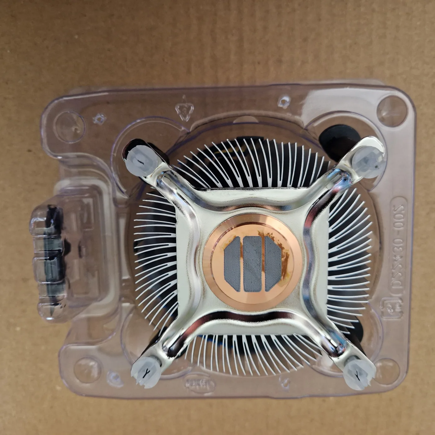 Ventirad Intel D60188-001 à noyau cuivre (Foxconn 0,14 A), socket LGA 1150 / 1151 / 1155 / 1156, photo 2