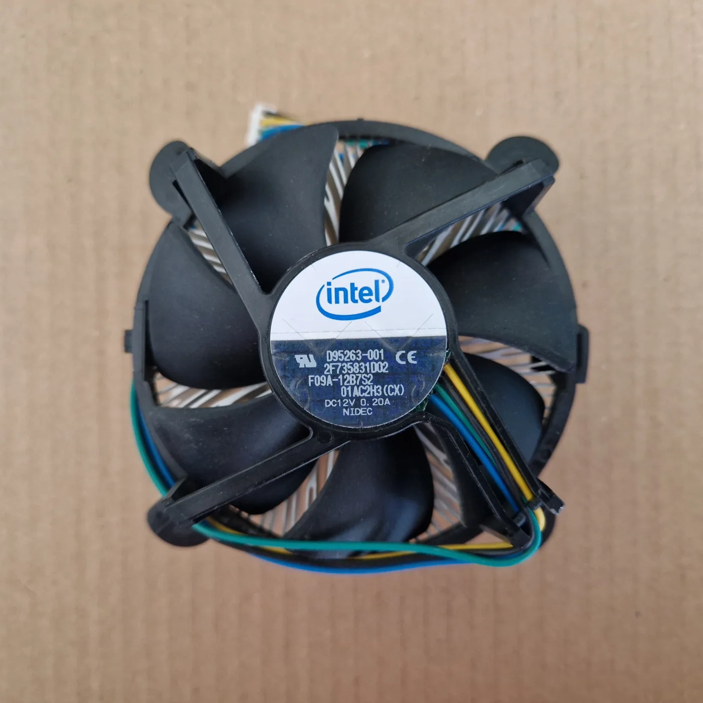 Ventirad Intel D95263-001 (Nidec 0,20 A), socket LGA 775, photo 1